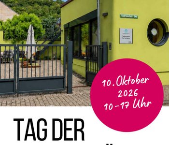 Foto der Einrichtung mit Schriftzu Tag der offenen Tür (Infos siehe Veranstaltungstext)
